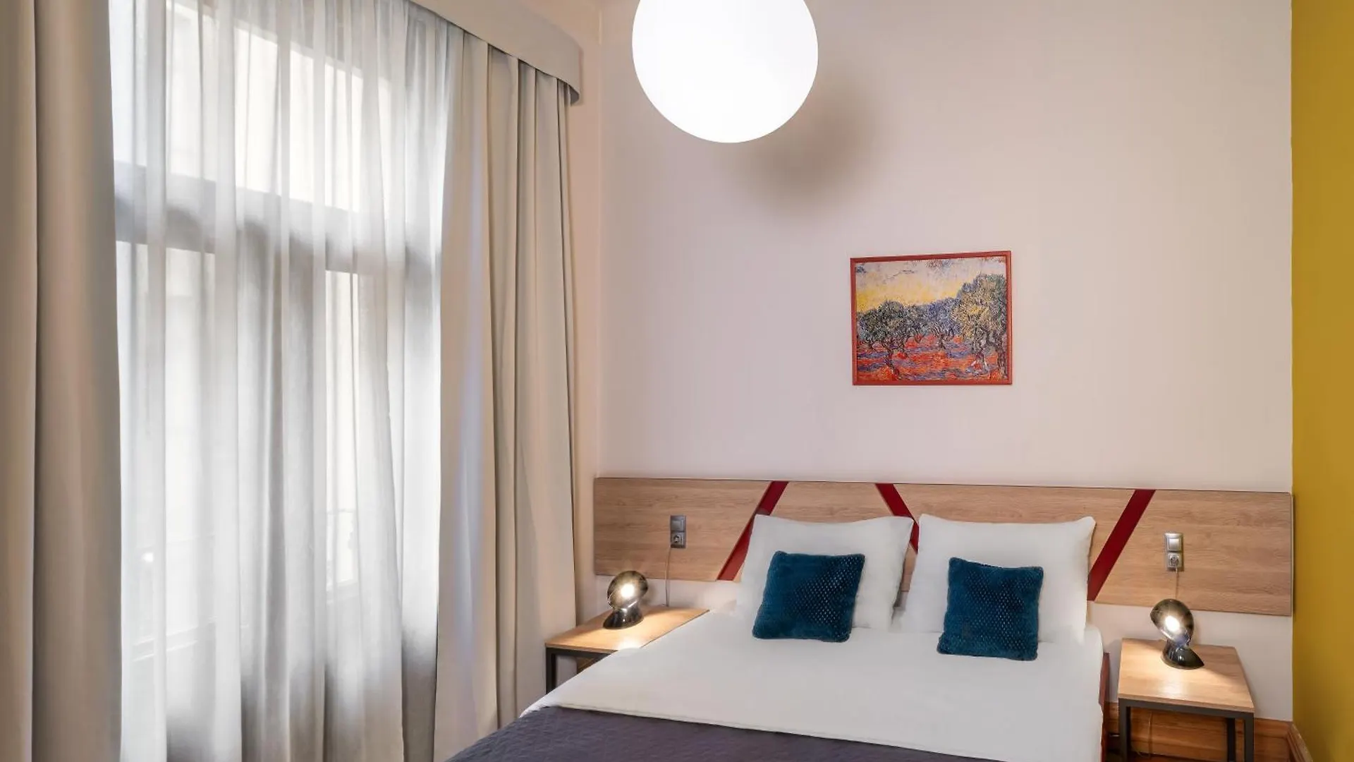 Art House Apartments By Adrez Praga