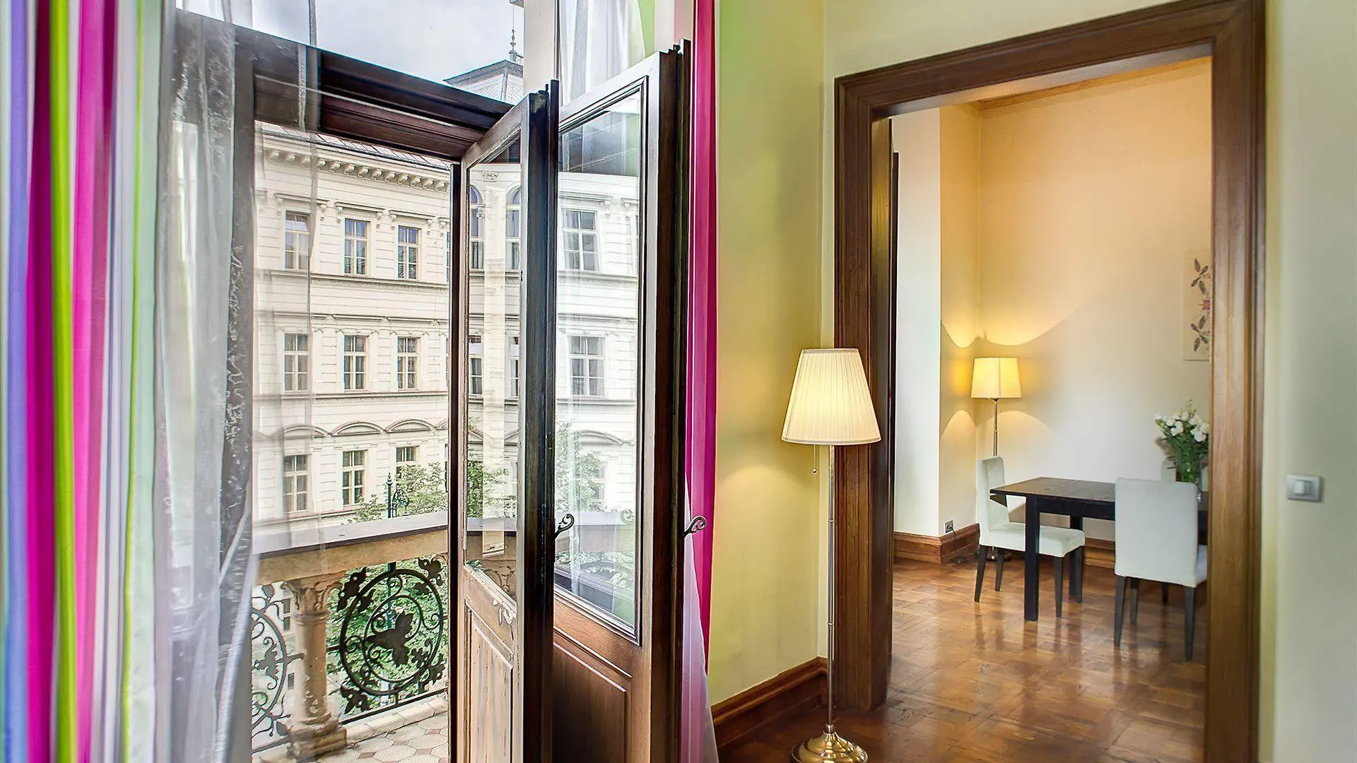 Art House Apartments By Adrez Praga 0*,