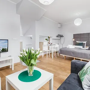  Apartment Flower Polen